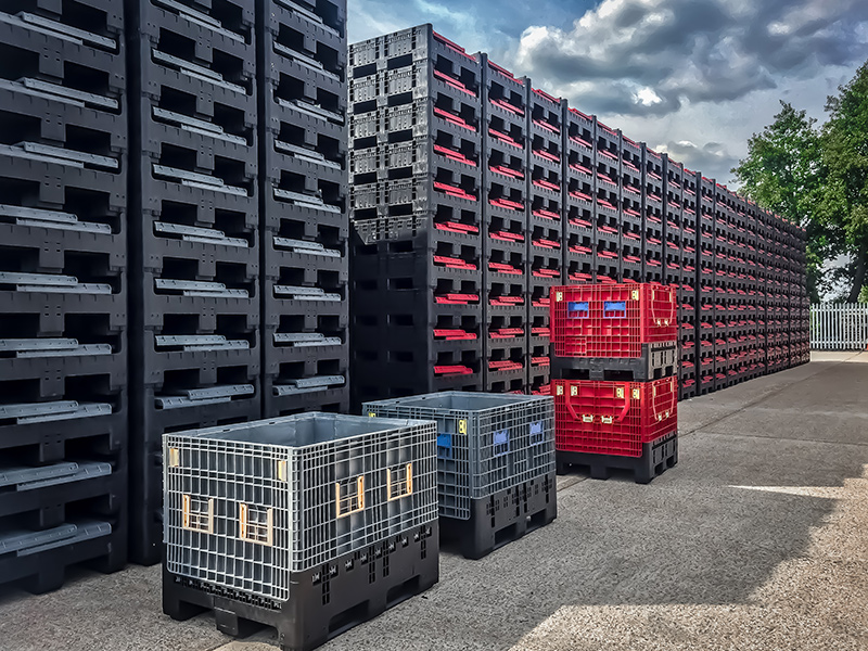 Large foldable pallet boxes like our GoFLC 975 can reduce storage and transport space and the associated costs